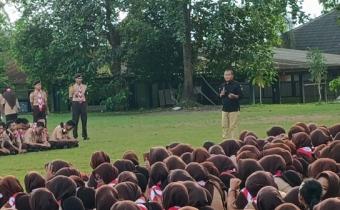 Bawaslu Kota Magelang menggelar Sosialisasi Saka Adhyasta Pemilu untuk Memperkenalkan pada pelajar SMK N 1 Kota Magelang