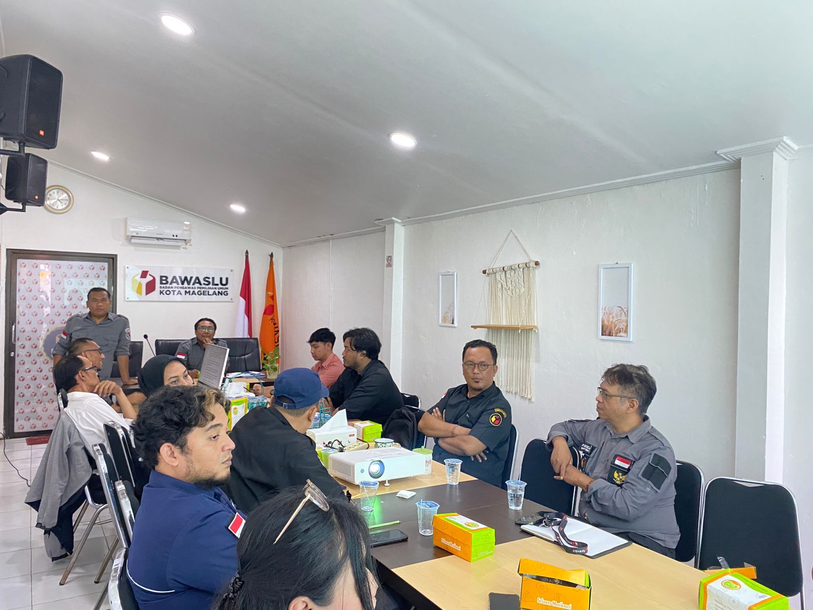 Dokumentasi Rapat Koordinasi Pengawasan Pencocokan dan Penelitian Data Pemilih Pilkada 2024 Bersama Panwaslu Kecamatan se-Kota Magelang