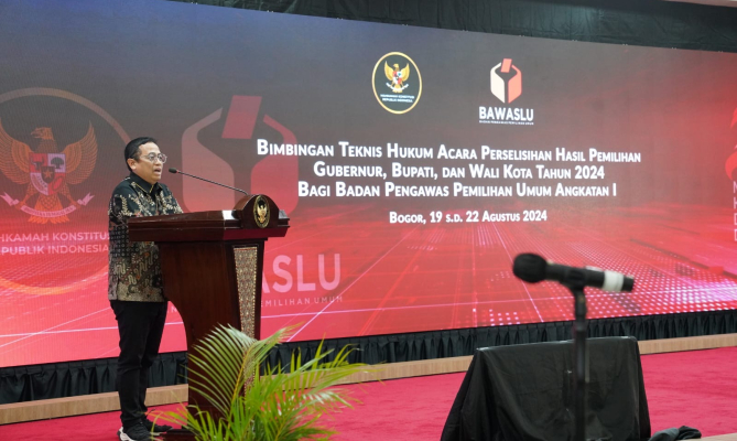 Anggota Bawaslu Puadi memberikan arahan dalam Bimbingan Teknis Hukum Acara Perselisihan Hasil Pemilihan Gubernur, Bupati dan Wali Kota Tahun 2024 bagi Bawaslu Angkatan I, di Cisarua Kabupaten Bogor, Senin, (19/8/2024)/foto: Publikasi dan Pemberitaan Bawaslu.
