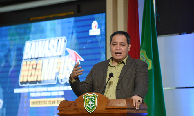 Anggota Bawaslu Herwyn JH Malonda dalam forum Bawaslu Ngampus di Universitas Islam Riau (UIR), di Pekanbaru, Riau, Selasa (20/8/2024).