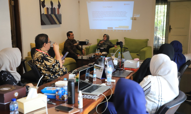 Anggota Bawaslu Lolly Suhenty menegaskan desain pengawasan Bawaslu untuk pemilihan serentak 2024 akan beradaptasi dengan situasi.