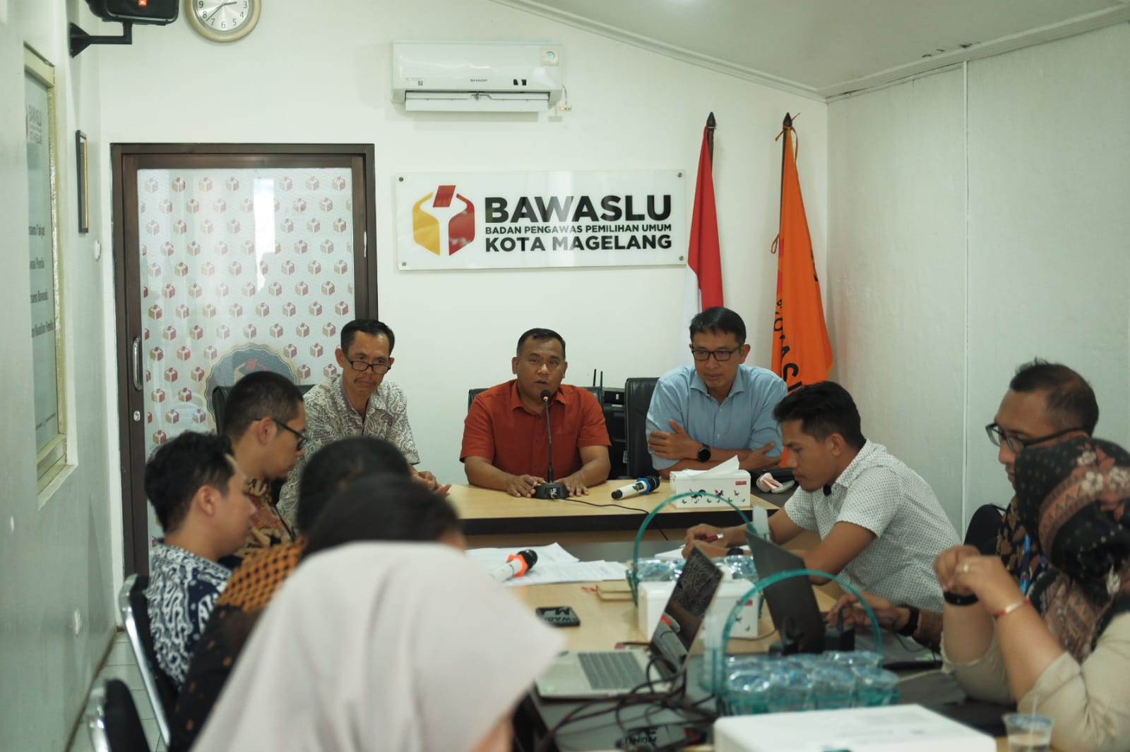 Ketua Bawaslu Kota Magelang Maludin Taufiq memberikan sambutan dalam Rapat Koordinasi Sentra Gakkumdu, Kamis (29/08/2024).
