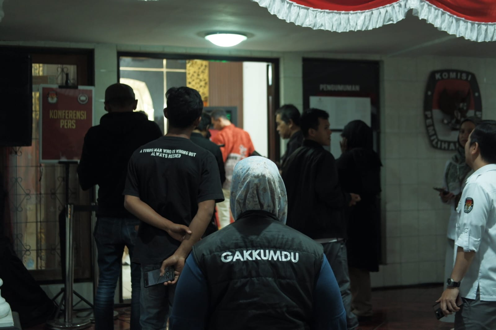 Kamis (29/08/2024) Anggota Bawaslu Kota Magelang Sylvia Ayu memantau pendaftaran bakal calon Wali Kota dan Wakil Wali Kota di KPU Kota Magelang