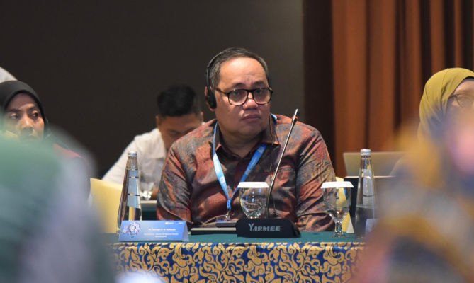 Anggota Bawaslu Herywn JH Malonda dalam Workshop untuk Pemangku Otoritas Nasional yang bertema Tata Kelola Platform Digital: Kemunculan Tren dan Praktik Baik, yang dilaksanakan UNESCO di Jakarta, Rabu (18/9/2023).