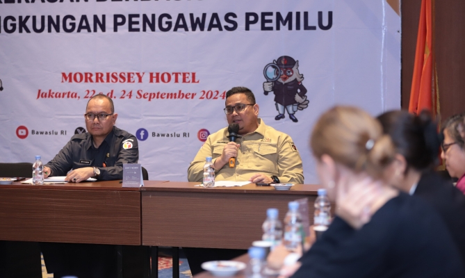 Ketua Bawaslu Rahmat Bagja saat menyampaikan arahannya dalam Diseminasi Penceganan Kekerasan Berbasis Gender di Lingkungan Pengawas Pemilu pada Senin (23/9/2024).