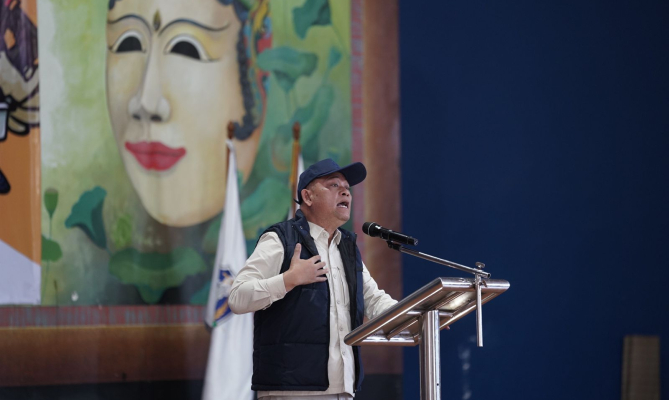 Anggota Bawaslu Totok Hariyono berikan arahan dalam Rapat Konsolidasi Persiapan Pengawasan Tahapan Kampanye di Gor SMAN 1 Turen, Kabupaten Malang. Minggu (15/9/2024).