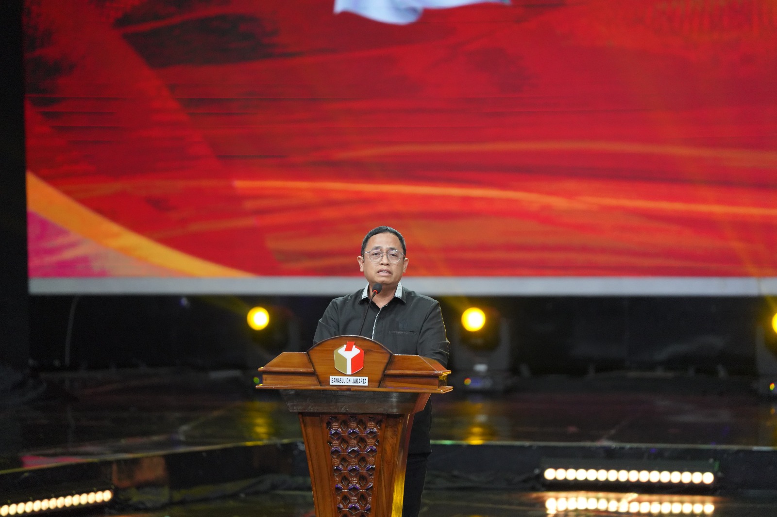 Anggota Bawaslu Puadi dalam Deklarasi Damai dan Berintegritas Pemilihan Gubernur dan Wakil Gubernur Provinsi DKI Jakarta Tahun 2024 di Jakarta, Selasa malam (24/9/2024).