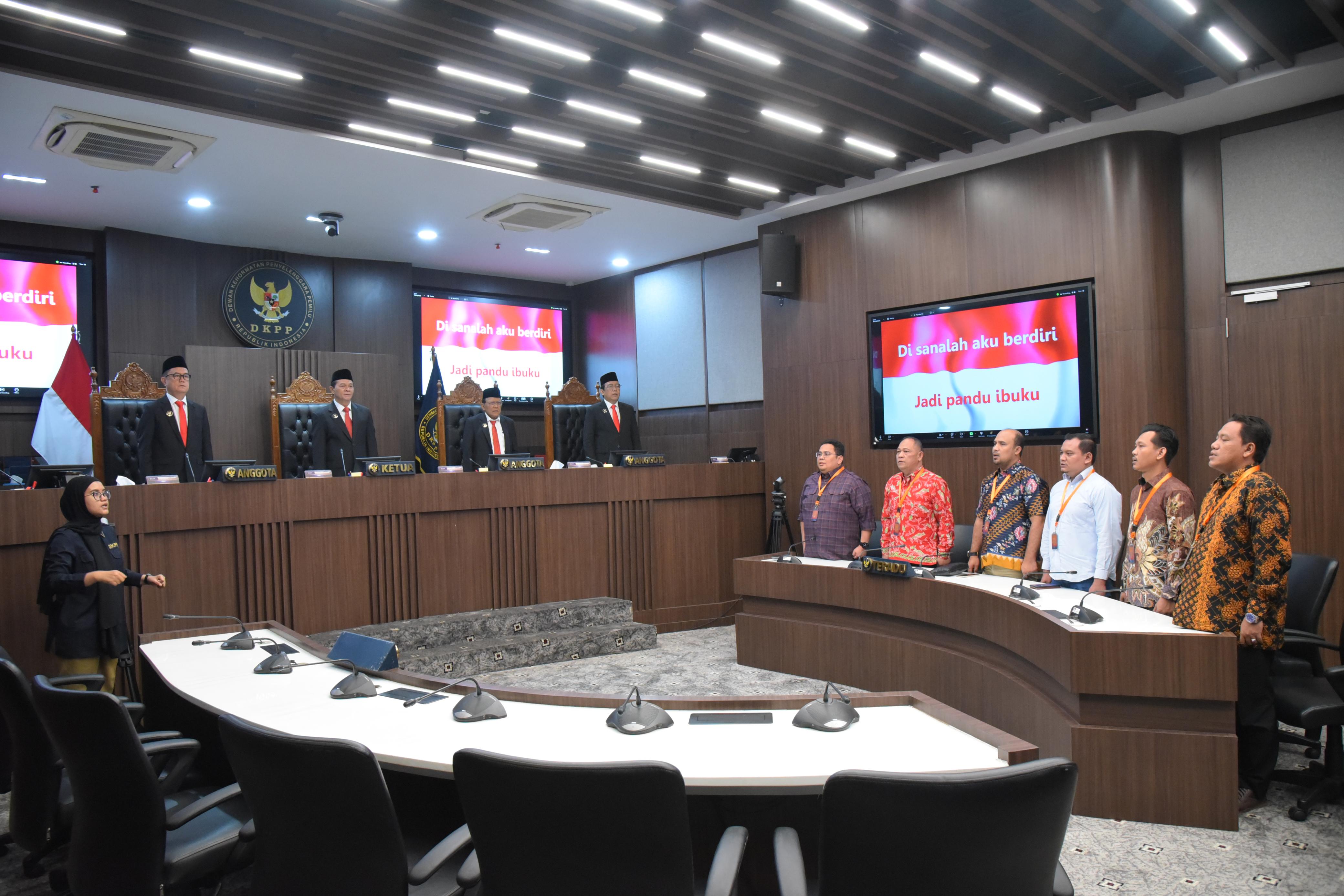 Sidang pembacaan putusan perkara nomor 136-PKE-DKPP/VII/2024 di Gedung DKPP, Senin, (21/10/2024).