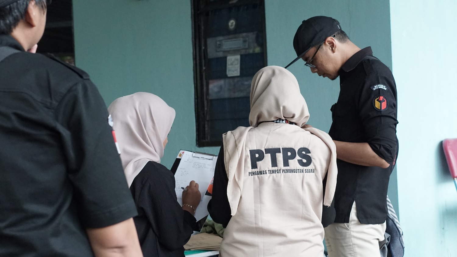 Bawaslu Kota Magelang lakukan monitoring pemilihan serentak pada TPS di Kota Magelang, Rabu (28/11/2024)
