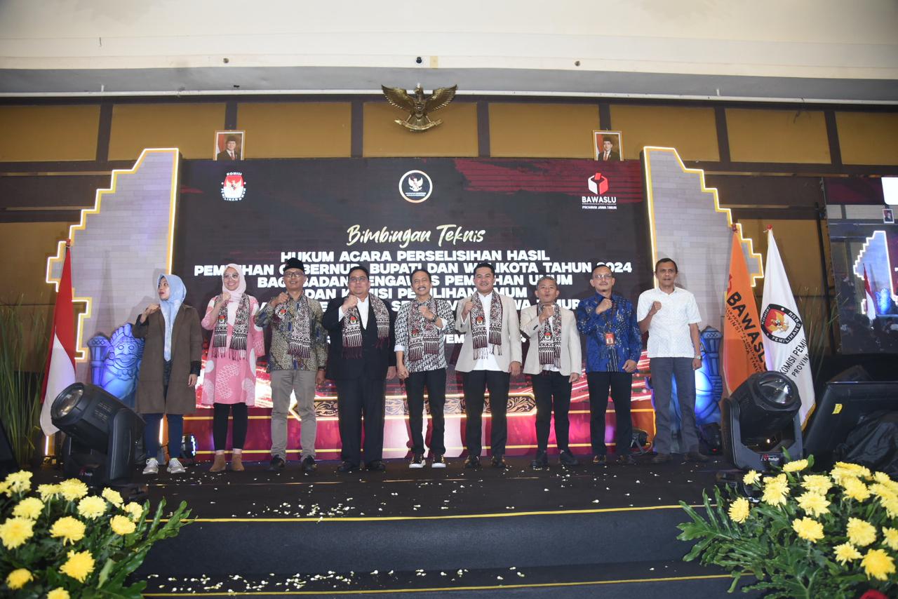 Bimbingan Teknis Hukum Acara Perselisihan Hasil Pemilihan 2024 bagi Bawaslu dan KPU Kabupaten/Kota Se-Jawa Timur, di Surabaya, Jumat (1/11/2024).
