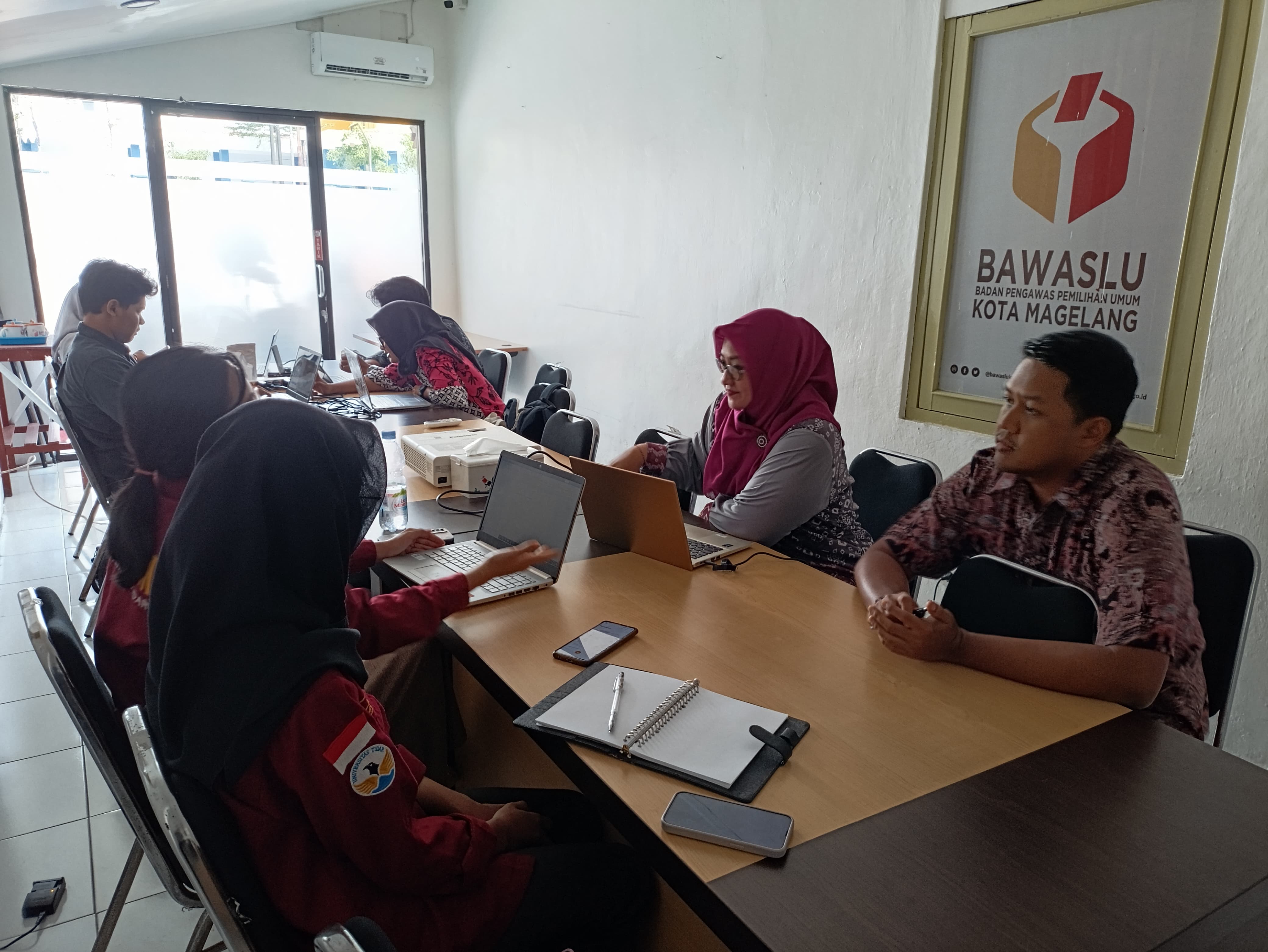 Mahasiswa Untidar Mengunjungi Bawasslu Kota Magelang