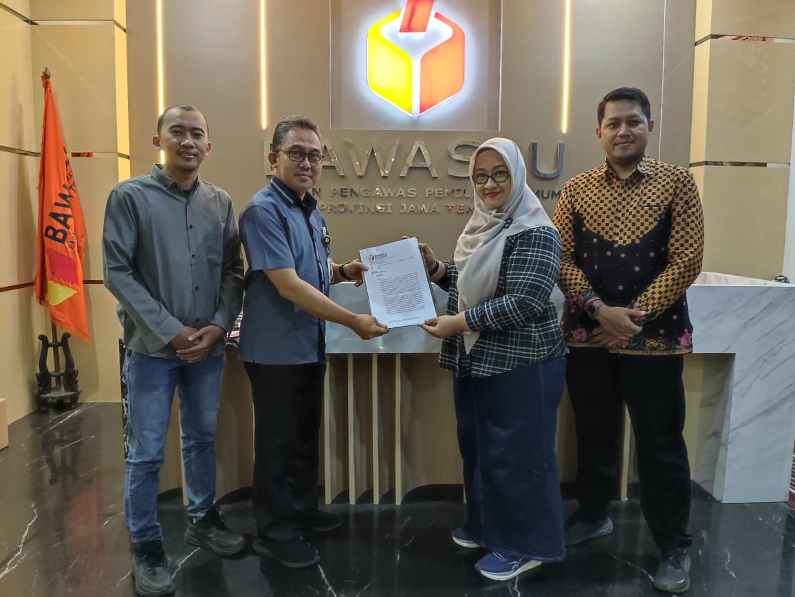 Bawaslu Kota Magelang menyerahkan Hasil Laporan Pemutakhiran Data Partai Politik Semester II 2025 Kepada Bawaslu Provinsi Jawa Tengah