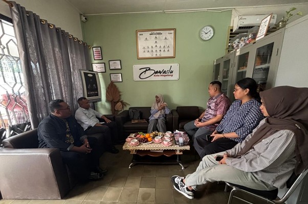 Bawaslu Kota Magelang mendapatkan kunjungan dari Kasek Bawaslu Jawa Tengah sekaligus melakukan konsolidasi demokrasi