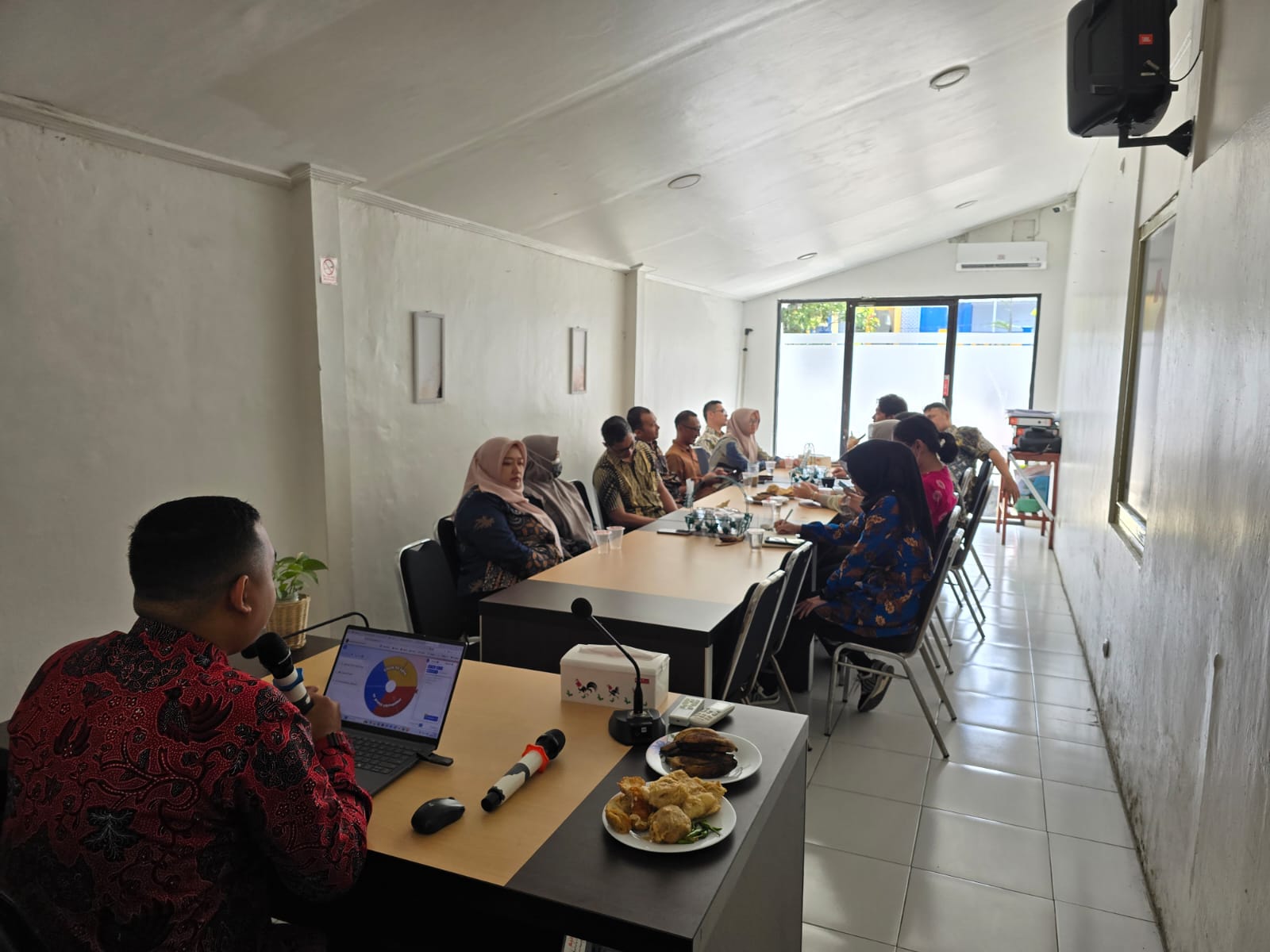 Bawaslu Kota Magelang mengadakan Rapat Koordinasi Internal Penguatan Kelembagaan untuk para Staff