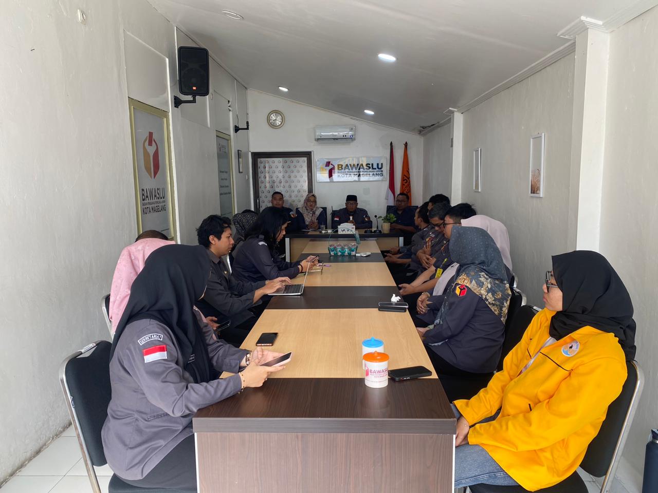 Bawaslu Kota Magelang mengadakan Rapat Rutin hari Senin 26 Januari 2026