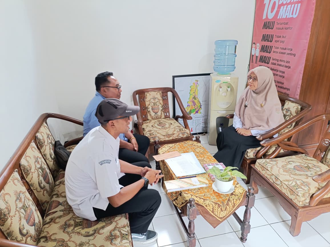 Bawaslu Kota Magelang Mengadakan Konsolidasi Demokrasi dengan Silaturahmi Ke Kelurahan Potrobangsan dan Kelurahan Panjang 