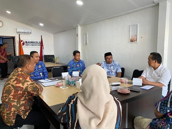 Bawaslu Kota Magelang Menggelar Konsolidasi Demokrasi dengan Para LO dari 3 Partai Politik (Gelora, Ummat, PAN)