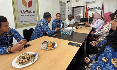 Bawaslu Kota Magelang mengadakan Konsolidasi Demokrasi dengan KPU untuk Membahas Pengelolaan JDIH