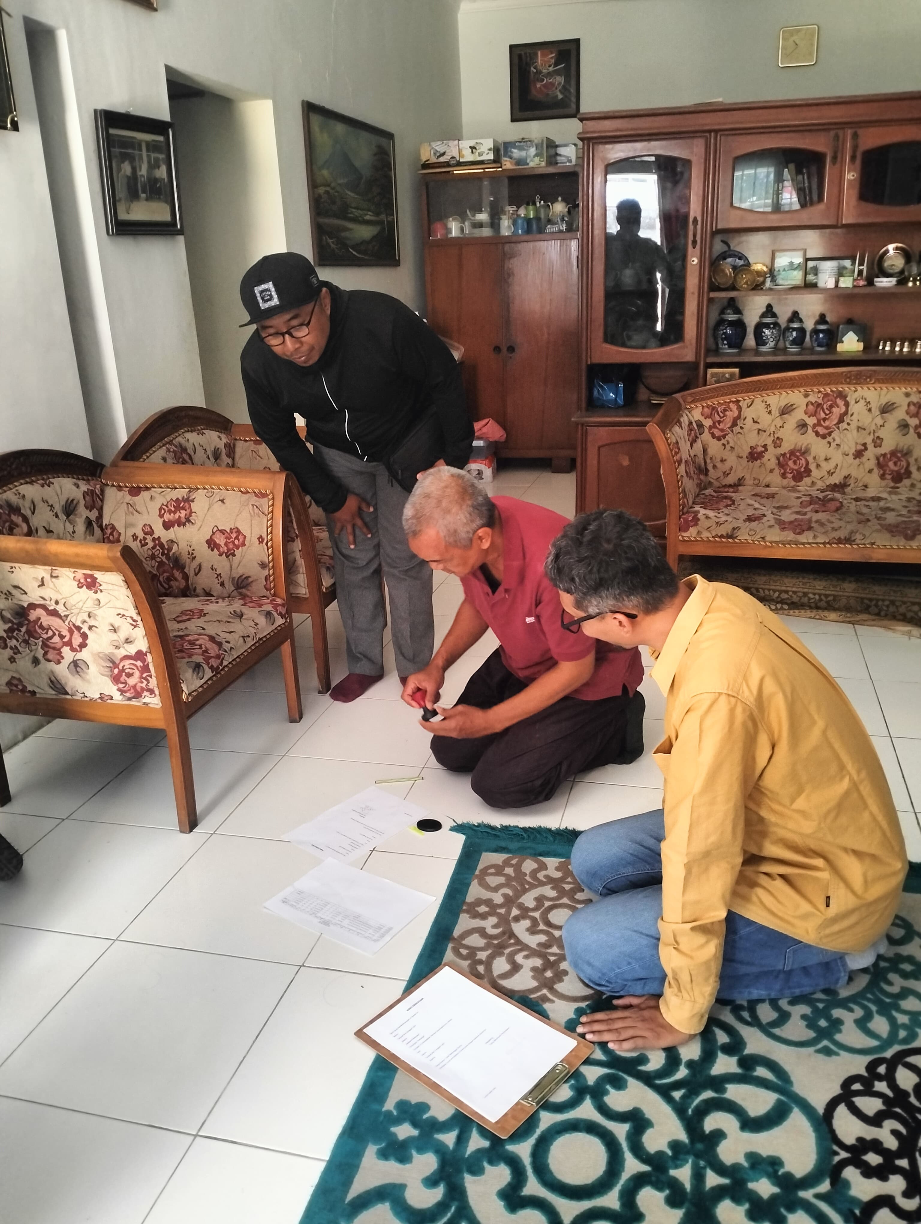 Bawaslu Kota Magelang bersama dengan KPU Kota Magelang Melakukan Coktas untuk Memastikan Data Pemilih Up to Date