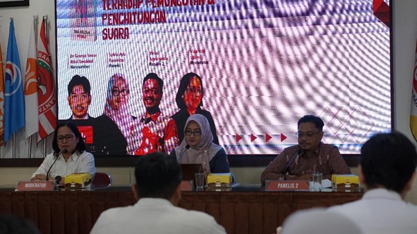 Bawaslu Kota Magelang menghadiri acara Bedah Buku Bersama KPU Kota Magelang
