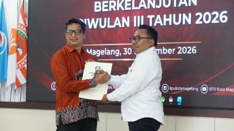 Bawaslu Kota Magelang menghadiri Rapat Pleno Terbuka Rekapitulasi Daftar Pemilih Berkelanjutan (PDPB) Triwulan III Tahun 2026 di Kantor KPU Kota Magelang, Rabu (30/9/2026).