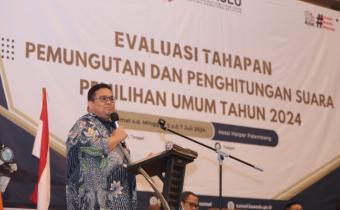 Ketua Bawaslu Rahmat Bagja saat menutup kegiatan Evaluasi Tahapan Pemungutan dan Penghitungan Suara Pemilu 2024 yang digelar Bawaslu Sumatera Selatan pada Sabtu (6/7/2024).