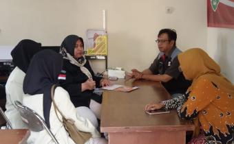 Serah Terima Mahasiswa Magang UIN Salatiga Kepada Sekretariat Panwaslu Kecamatan di Kota Magelang 