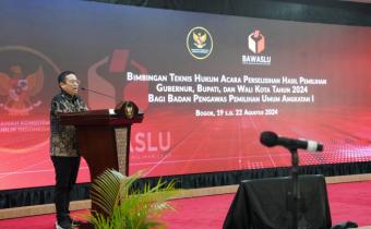 Anggota Bawaslu Puadi memberikan arahan dalam Bimbingan Teknis Hukum Acara Perselisihan Hasil Pemilihan Gubernur, Bupati dan Wali Kota Tahun 2024 bagi Bawaslu Angkatan I, di Cisarua Kabupaten Bogor, Senin, (19/8/2024)/foto: Publikasi dan Pemberitaan Bawaslu.