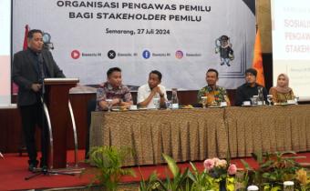 Suasana Sosialisasi Organisasi Pengawas Pemilu Bagi Stakeholder Pemilu, di Semarang, Jawa Tengah, Sabtu malam (27/7/2024