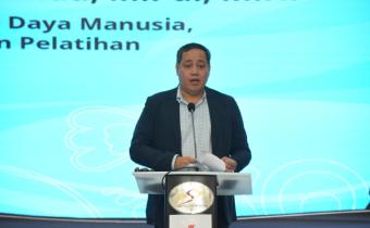 Anggota Bawaslu Herwyn JH Malonda memberikan arahan dalam Rapat Koordinasi Pengelolaan Data Pengawas Pemilu Ad-Hoc pada Pemilihan 2024 di Jakarta, Selasa (13/8/2024)/foto: Publikasi dan Pemberitaan Bawaslu.