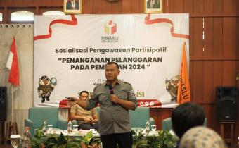 Kamis (15/08/2024) Ketua Bawaslu Kota Magelang memberikan paparan materi dalam pengawasan partisipatif yang membahas tentang penanganan pelanggaran di Kasuari Exotic Resort