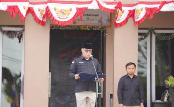 Anggota Bawaslu Herwyn JH Malonda saat menjadi pembina upacara di Kantor Panwaslih Kota Sabang, Sabtu (17/8/2024).