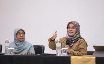 Anggota Bawaslu Lolly Suhenty saat memberikan arahannya pada Diseminasi KBGO dalam Konteks Pemilu 2024 yang digelar pada Kamis (1/8/2024) di Jakarta/Foto: Publikasi dan Pemberitaan Bawaslu RI