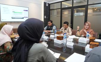Suasana audiensi bersama AJI dan Monash University di kantor Bawaslu, Jakarta, Rabu, (31/7/2024)/foto: Publikasi dan Pemberitaan Bawaslu.
