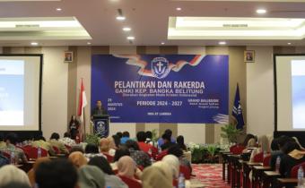 Anggota Bawaslu Herwyn JH Malonda dalam kegiatan Pelantikan dan Rakerda GAMKI Kep. Bangka Belitung pada Kamis (29/8/2024)/foto: Publikasi dan Pemberitaan Bawaslu.