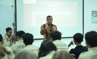 Ketua Bawaslu Kota Magelang Maludin Taufiq ketika memberikan materi dalam kegiatan Bawaslu Goes To School di Universitas Tidar Magelang, Kamis (26/9/2024).