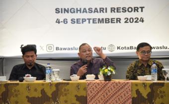 Anggota Bawaslu Totok Hariyono dalam Rapat Kerja Teknis Penanganan Pelanggaran dan Penyelesaian Sengketa Pemilu di Kota Batu, Kamis (5/9/2024)