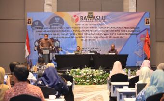 Anggota Bawaslu Herwyn JH Malonda memberikan arahan di Jawa Barat, Rabu (4/9/2024)/foto: Publikasi dan Pemberitaan Bawaslu.