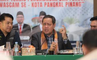 Anggota Bawaslu Herwyn JH Malonda memberikan arahan kepada jajaran Panwascam Se-Kota Pangkalpinang di Kantor Bawaslu Pangkalpinang, Jumat (30/8/2024)/foto: Publikasi dan Pemberitaan Bawaslu.