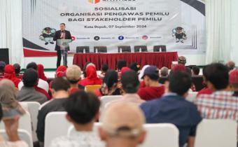 Anggota Bawaslu Herwyn JH Malonda saat membuka Sosialisasi Organisasi Pengawas Pemilu bagi Stakeholder Pemilu di Depok, Sabtu (7/9/2024)./ Foto: Publikasi dan Pemberitaan Bawaslu