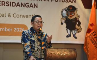 Anggota Bawaslu Puadi dalam Pelatihan Penerimaan Laporan Pembuatan Putusan dan Tata Cara Persidangan yang digelar Bawaslu Kepulauan Riau, di Batam, Sabtu (14/9/2024).