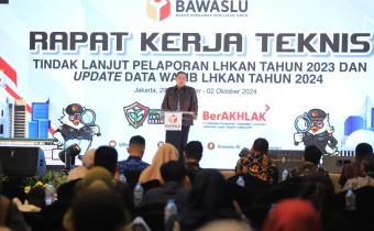 Anggota Bawaslu Herwyn JH Malonda dalam acara Rakernis Tindak Lanjut Pelaporan LKHAN 2023 dan Update Data Wajib LHKAN 2024 di Jakarta, Selasa (1/10/2024).