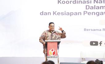 Ketua Bawaslu Rahmat Bagja dalam Rapat Koordinasi Nasional Evaluasi Kelembagaan Pengawas Pemilu Dalam Pelaksanaan Pengawasan Pemilu 2024 dan Kesiapan Pengawasan Pemilihan Serentak 2024 Gelombang II di Balikpapan, Senin malam (14/10/2024).
