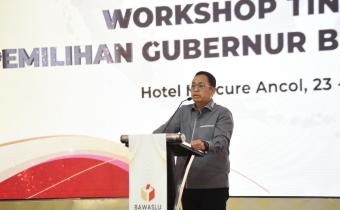 Anggota Bawaslu Herwyn JH Malonda pada kegiatan Penelitian Rencana Kerja Anggaran Kementerian/Lembaga (RKA-KA/L) Bawaslu, Bawaslu provinsi dan Bawaslu kabupaten/kota Tahun Anggaran 2025