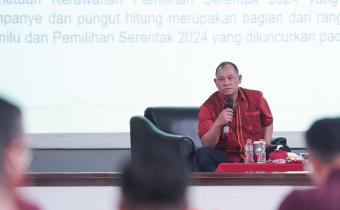 Anggota Bawaslu Totok Hariyono menjadi narasumber dalam seminar di Bogor, Jawa Barat, Rabu (9/10/2024)/foto: Publikasi dan Pemberitaan Bawaslu.