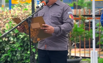 Abdul Qodir Zakaria memimpin upacara Hari Korpri di Bawaslu Kota Magelang