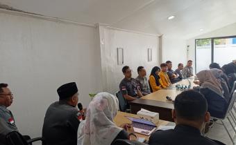 Rapat Rutin Bawaslu Kota Magelang Yang Dihadiri Komisioner, Korsek, dan para Staff
