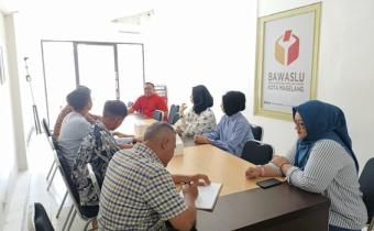 Bawaslu Kota Magelang Mengadakan Konsolidasi Demokrasi bersama HMI Magelang Raya
