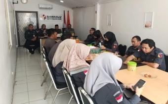 Bawaslu Kota Magelang mengadakan Rapat Rutin 2 Februari 2026 untuk Membahas Agenda Mingguan