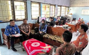 Bawaslu Kota Magelang mengadakan Konsolidasi Demokrasi dengan SMA 3 Kota Magelang